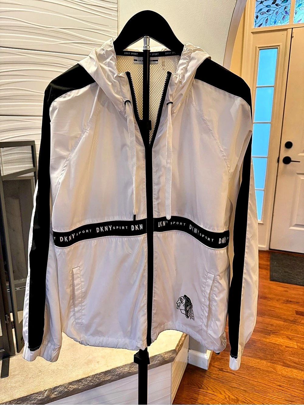 DKNY Sport Color Block Windbreaker White Black women’s Size Large